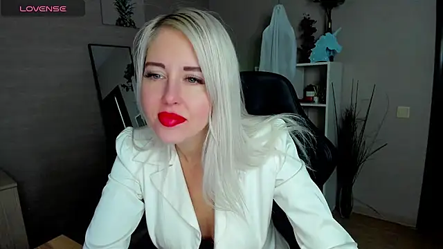 Snapshot of Mermaid_N chatting on 11.11.25 Mermaid N online show from 11.11.25