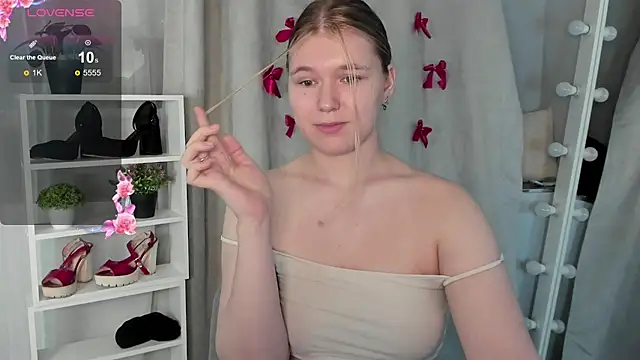 Rebecca Kelly online show from 02.06.25