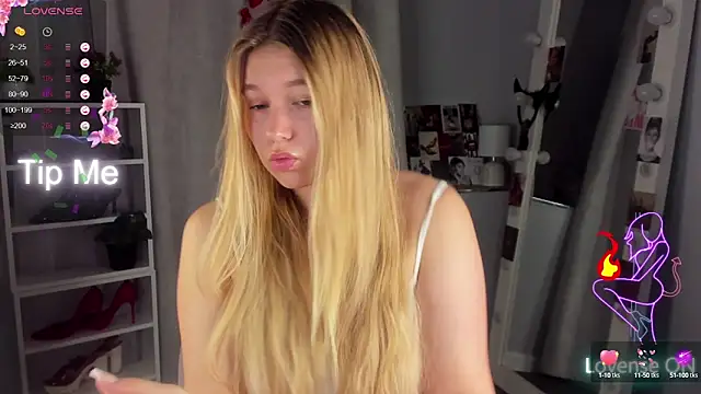 Rebecca Kelly online show from 09.16.25