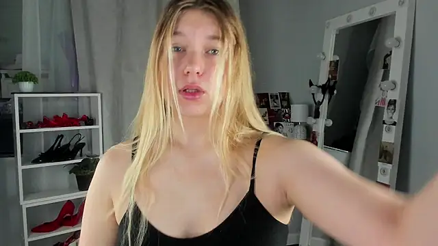 Rebecca Kelly online show from 09.24.25