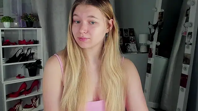 Rebecca Kelly online show from 10.22.25