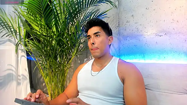 Snapshot of Alan_greek_1 chatting on 10.31.25 Alan greek 1 online show from 10.31.25