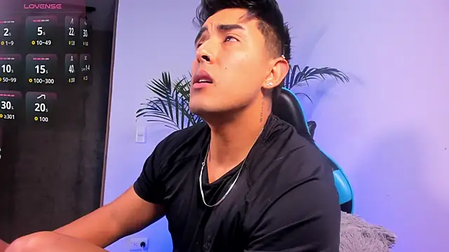 Snapshot of Alan_greek_1 chatting on 12.05.25 Alan greek 1 online show from 12.05.25