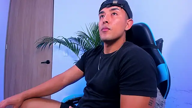 Snapshot of Alan_greek_1 chatting on 12.15.25 Alan greek 1 online show from 12.15.25