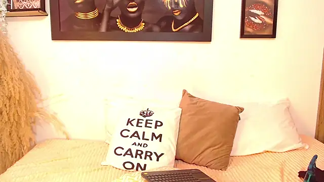 NahomyAndrews online show from 10.22.25