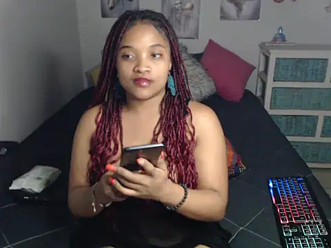 Snapshot of CREAMYCUPCAKExxx chatting on 03.15.25 CREAMYCUPCAKExxx online show from 03.15.25
