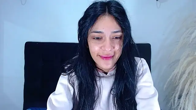 Snapshot of srta_luciana chatting on 06.12.26 srta luciana online show from 06.12.26