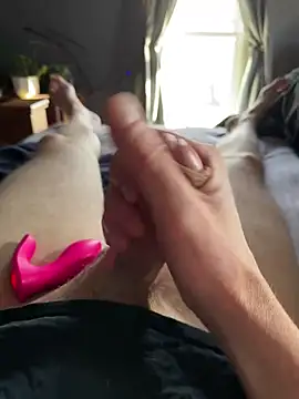 Snapshot of Tyler98425 chatting on 01.27.25 Tyler98425 online show from 01.27.25