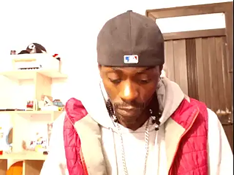 Snapshot of phillip-hot chatting on 12.31.24 phillip-hot online show from 12.31.24