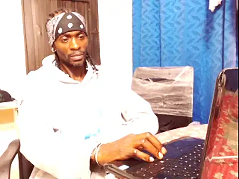 Snapshot of phillip-hot chatting on 01.03.25 phillip-hot online show from 01.03.25