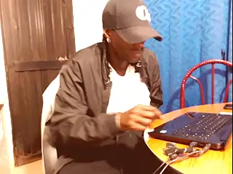 Snapshot of phillip-hot chatting on 01.18.25 phillip-hot online show from 01.18.25