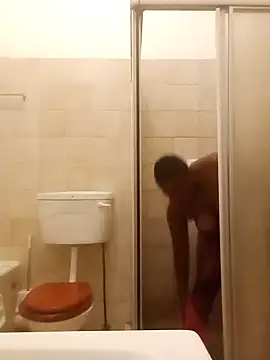 Snapshot of Sexymamibo chatting on 12.22.24 Sexymamibo online show from 12.22.24