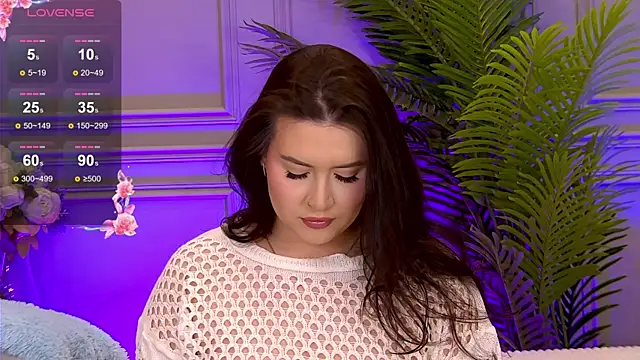 TrishaWinslet online show from 02.24.25