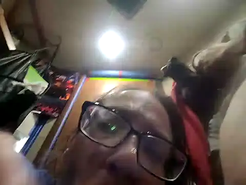 ILUV2TUCHMYKITTY online show from 10.25.25