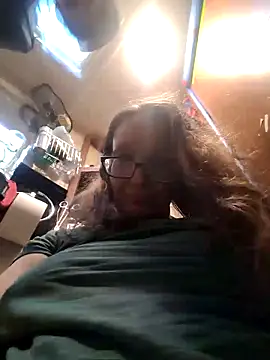 ILUV2TUCHMYKITTY online show from 11.14.25