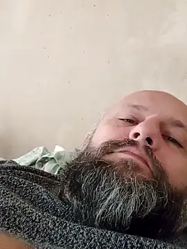 Snapshot of AlexandruCsaba chatting on 03.10.25 AlexandruCsaba online show from 03.10.25