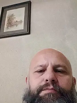 Snapshot of AlexandruCsaba chatting on 10.29.25 AlexandruCsaba online show from 10.29.25