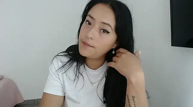 jjulietha95 online show from 12.17.24