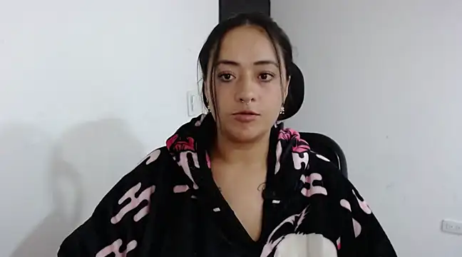 jjulietha95 online show from 02.08.25