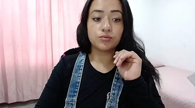 jjulietha95 online show from 02.13.25