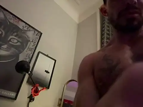 Snapshot of italian8764 chatting on 11.12.25 italian8764 online show from 11.12.25