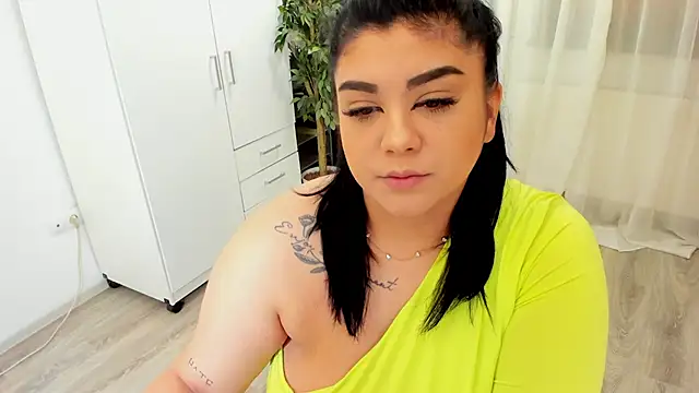 Snapshot of SpiceCarla chatting on 01.07.25 SpiceCarla online show from 01.07.25