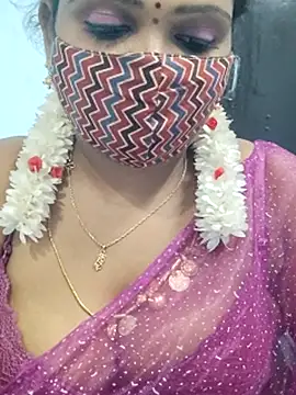 Snapshot of malliga98 chatting on 12.17.25 malliga98 online show from 12.17.25