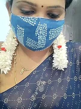 Snapshot of malliga98 chatting on 12.19.25 malliga98 online show from 12.19.25