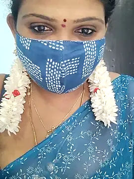 Snapshot of malliga98 chatting on 12.22.25 malliga98 online show from 12.22.25