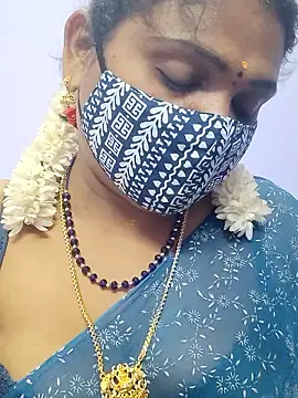 Snapshot of malliga98 chatting on 01.12.26 malliga98 online show from 01.12.26