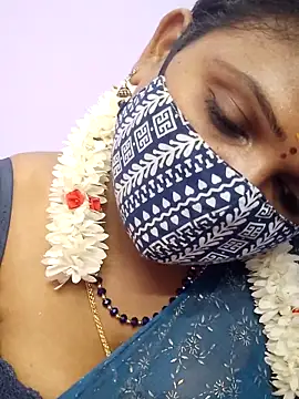 Snapshot of malliga98 chatting on 02.25.26 malliga98 online show from 02.25.26