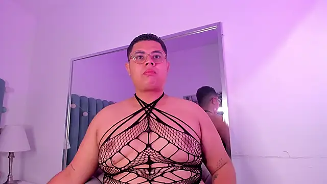 Snapshot of Tom_Silver__ chatting on 12.01.24 Tom Silver online show from 12.01.24