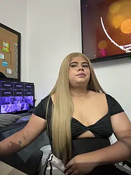 Snapshot of Tom_Silver__ chatting on 10.11.25 Tom Silver online show from 10.11.25