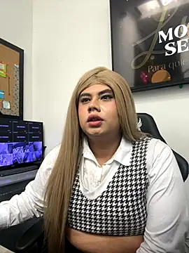 Snapshot of Tom_Silver__ chatting on 10.12.25 Tom Silver online show from 10.12.25