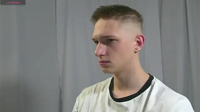 Snapshot of dustyn_fox chatting on 01.12.25 dustyn fox online show from 01.12.25