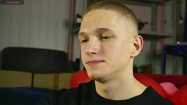 Snapshot of dustyn_fox chatting on 02.12.25 dustyn fox online show from 02.12.25