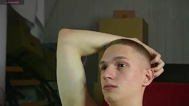 Snapshot of dustyn_fox chatting on 02.13.25 dustyn fox online show from 02.13.25