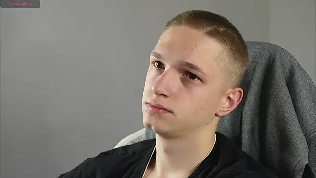 Snapshot of dustyn_fox chatting on 02.19.25 dustyn fox online show from 02.19.25