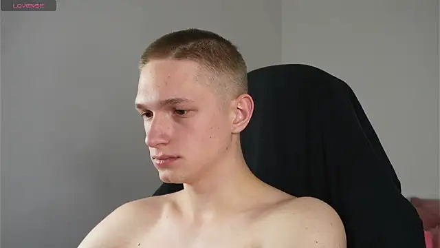 Snapshot of dustyn_fox chatting on 02.19.25 dustyn fox online show from 02.19.25