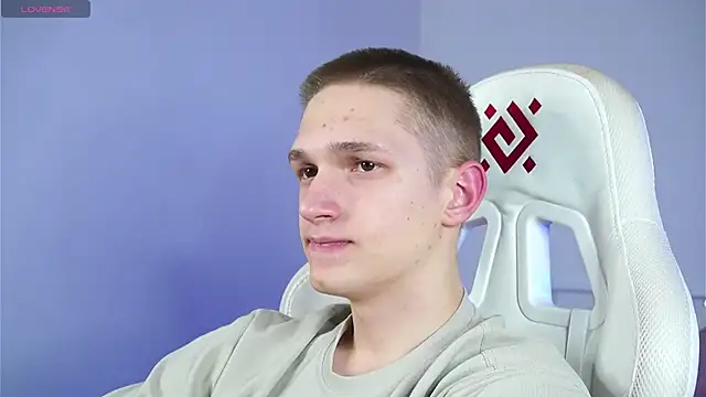 Snapshot of dustyn_fox chatting on 03.04.25 dustyn fox online show from 03.04.25