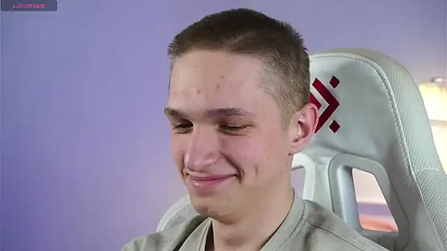 Snapshot of dustyn_fox chatting on 03.05.25 dustyn fox online show from 03.05.25