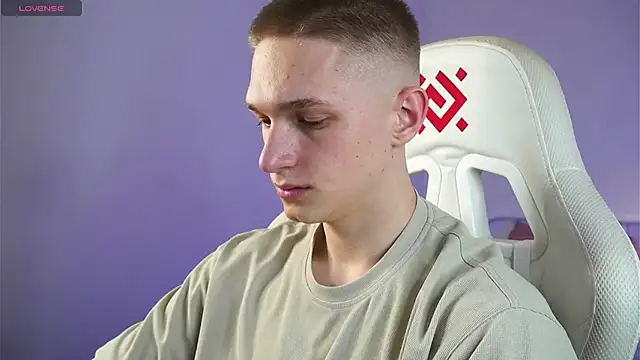 Snapshot of dustyn_fox chatting on 03.06.25 dustyn fox online show from 03.06.25