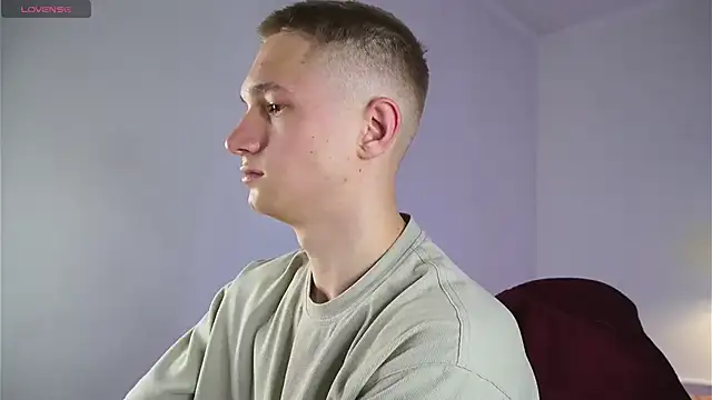 Snapshot of dustyn_fox chatting on 03.09.25 dustyn fox online show from 03.09.25