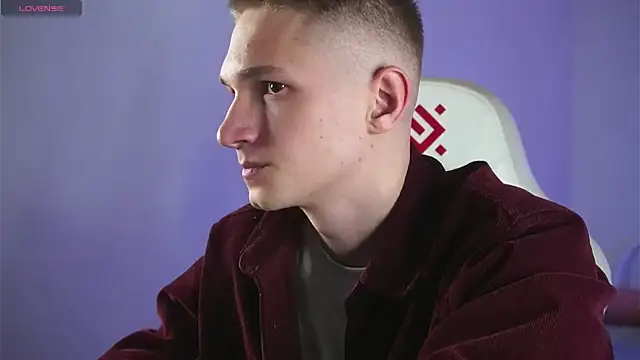 Snapshot of dustyn_fox chatting on 03.09.25 dustyn fox online show from 03.09.25