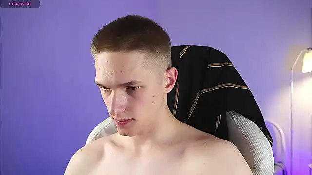 Snapshot of dustyn_fox chatting on 03.16.25 dustyn fox online show from 03.16.25