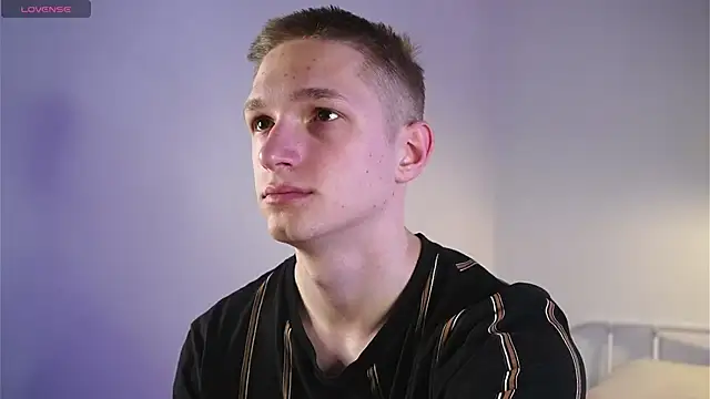 Snapshot of dustyn_fox chatting on 03.21.25 dustyn fox online show from 03.21.25