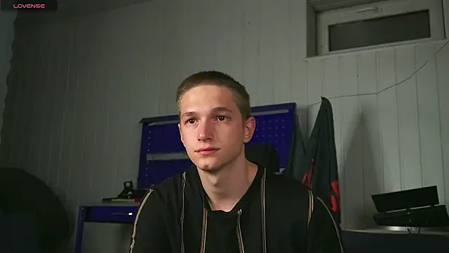 Snapshot of dustyn_fox chatting on 09.30.25 dustyn fox online show from 09.30.25