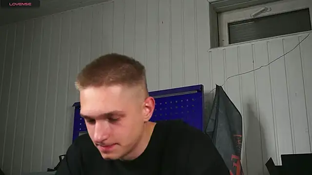 Snapshot of dustyn_fox chatting on 10.15.25 dustyn fox online show from 10.15.25