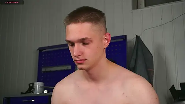 Snapshot of dustyn_fox chatting on 10.16.25 dustyn fox online show from 10.16.25