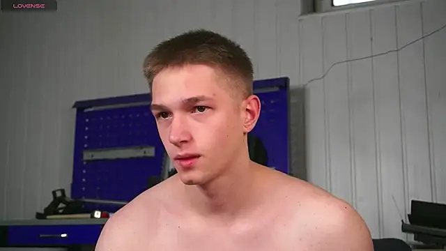 Snapshot of dustyn_fox chatting on 12.03.25 dustyn fox online show from 12.03.25